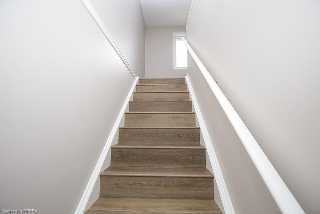 355 Wellington Street, Brantford, ON - Indoor Photo Showing Other Room