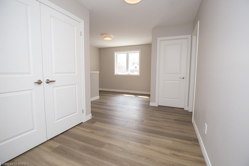 355 Wellington Street, Brantford, ON - Indoor Photo Showing Other Room
