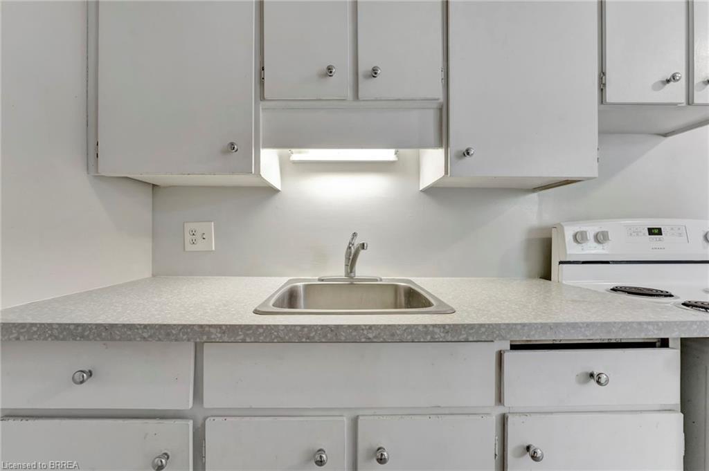 16 East Avenue, Brantford, ON