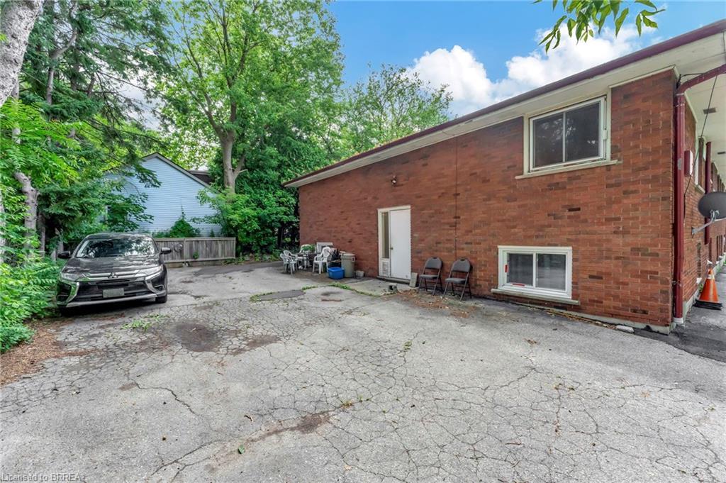 16 East Avenue, Brantford, ON