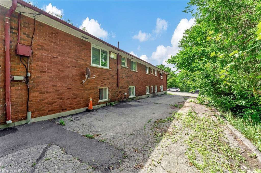 16 East Avenue, Brantford, ON