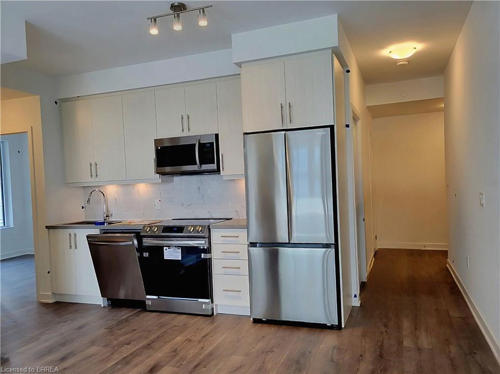 1203-105 Oneida Crescent, Richmond Hill, ON - Indoor Photo Showing Kitchen With Upgraded Kitchen