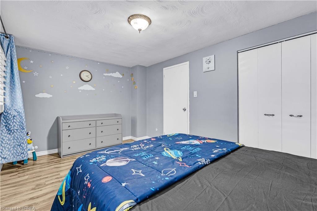 53-273 Elgin Street, Brantford, ON - Indoor Photo Showing Bedroom