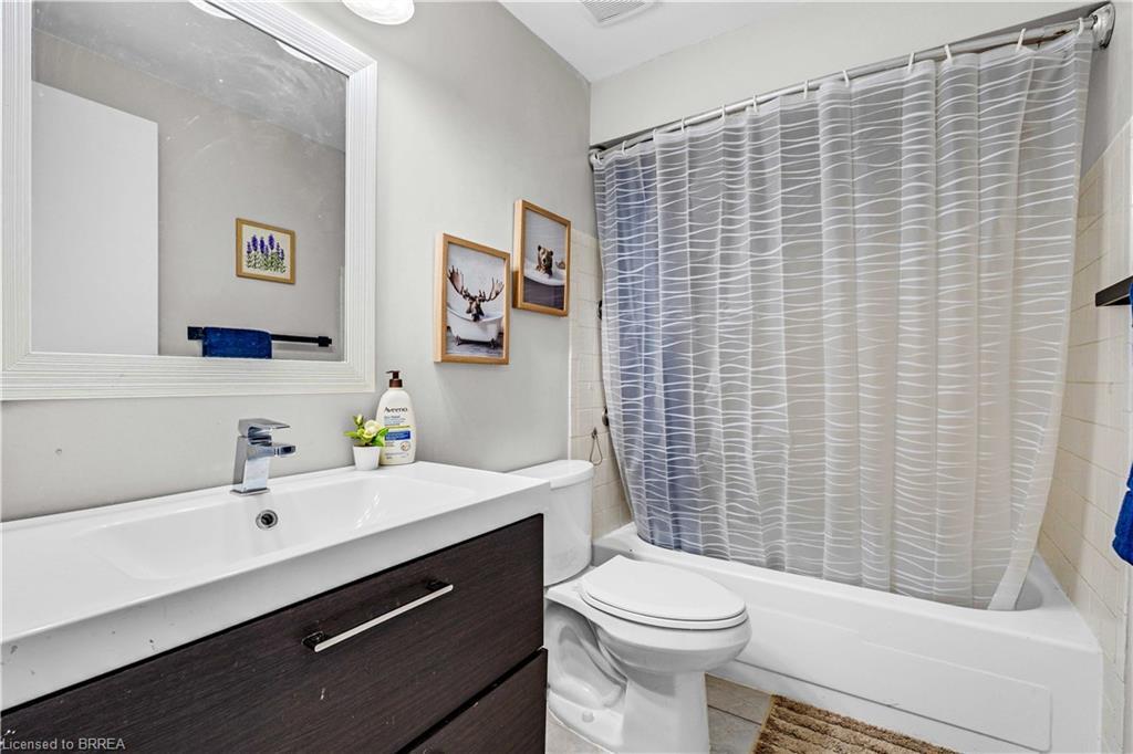 53-273 Elgin Street, Brantford, ON - Indoor Photo Showing Bathroom