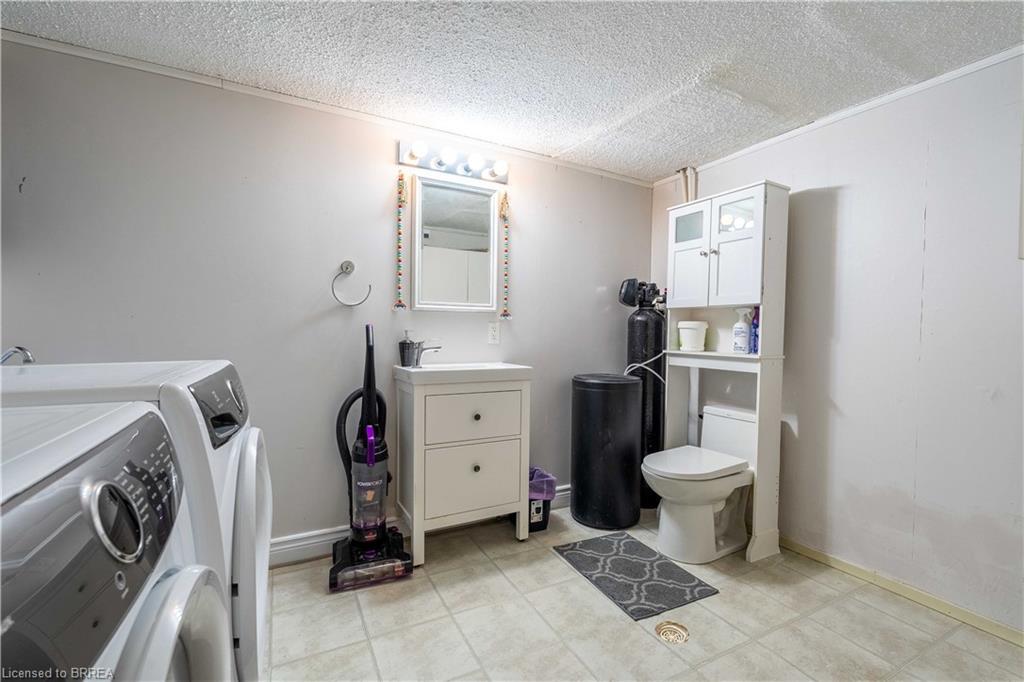 53-273 Elgin Street, Brantford, ON - Indoor Photo Showing Laundry Room