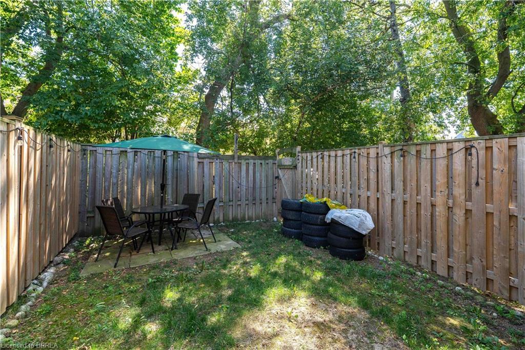 53-273 Elgin Street, Brantford, ON - Outdoor