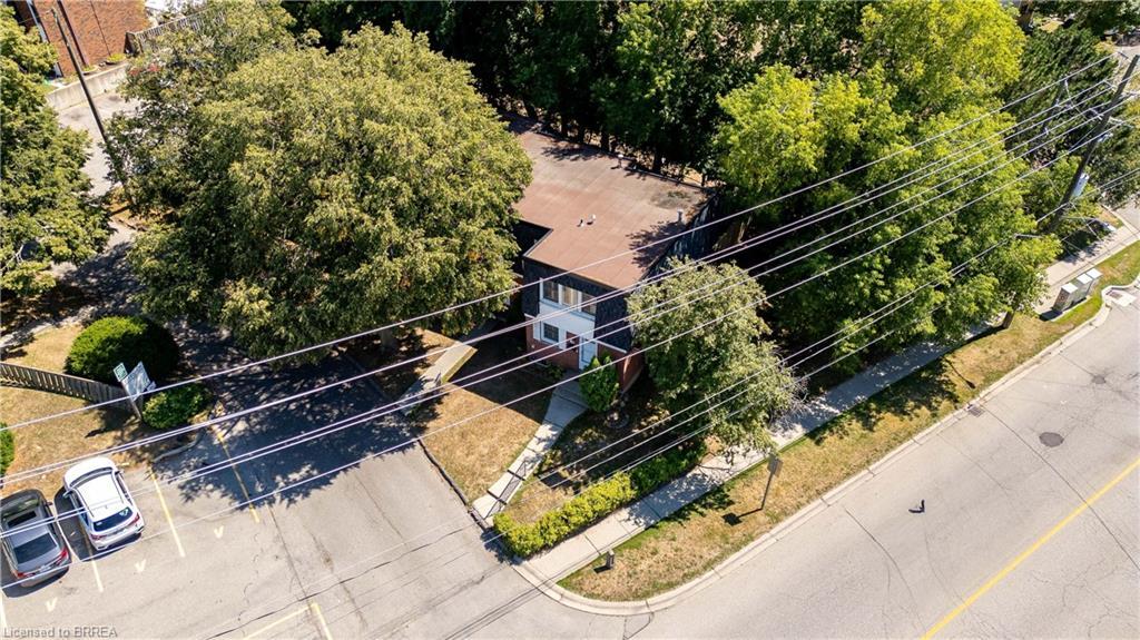 53-273 Elgin Street, Brantford, ON - Outdoor