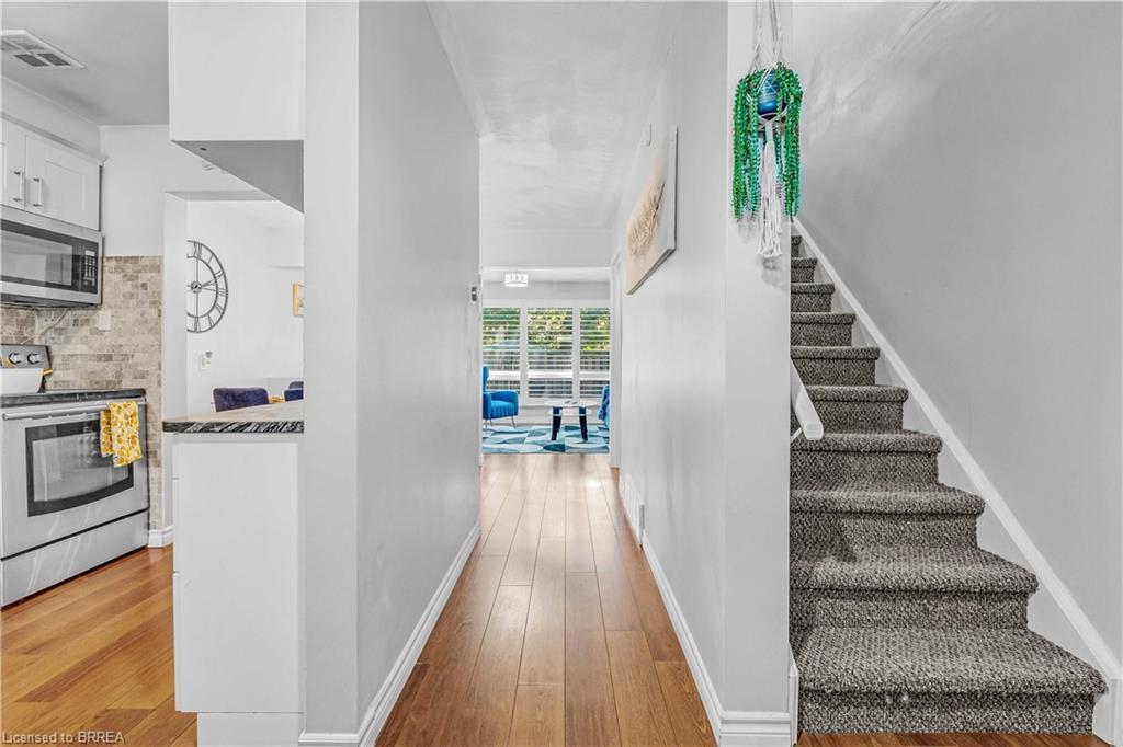 53-273 Elgin Street, Brantford, ON - Indoor Photo Showing Kitchen