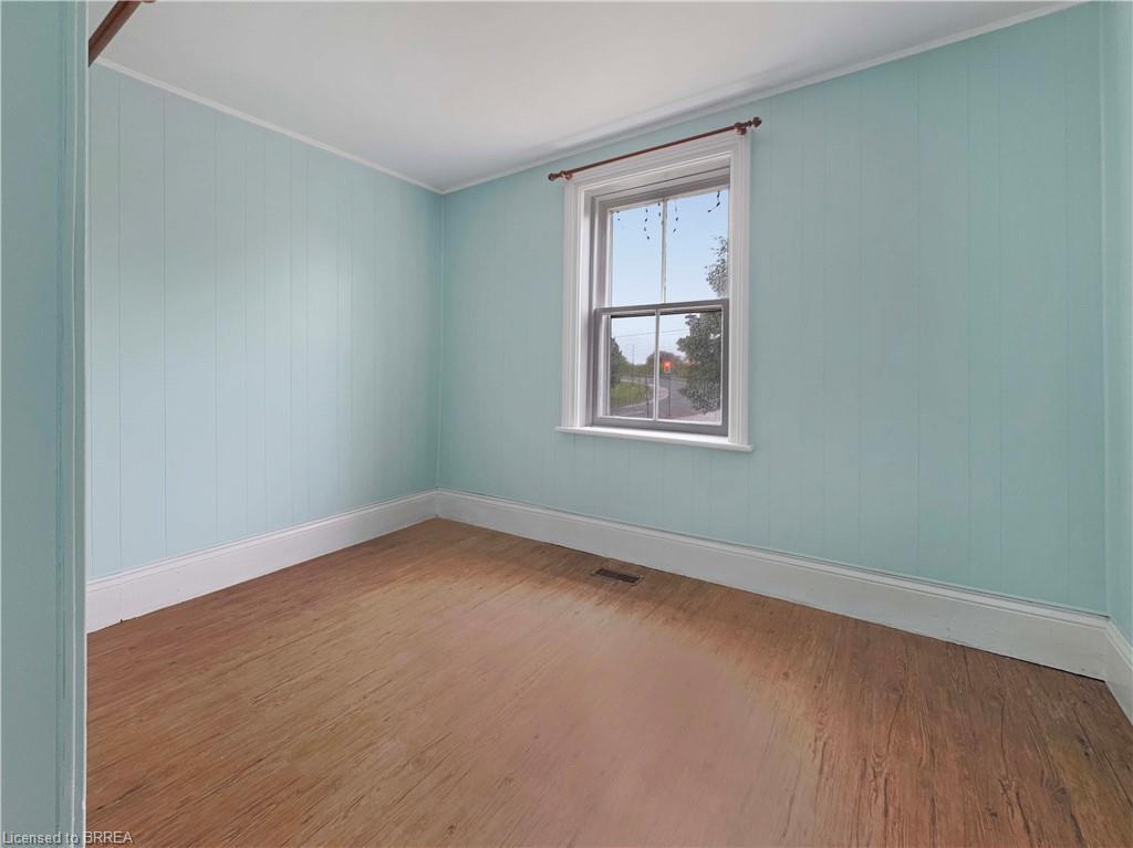 21 Ontario Street, Brantford, ON - Indoor Photo Showing Other Room
