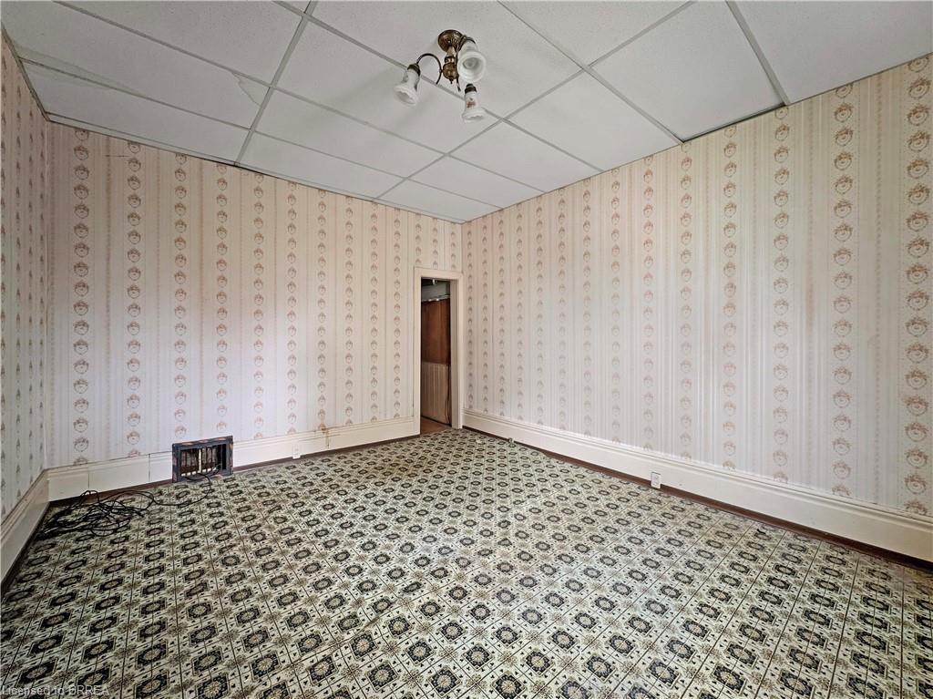 21 Ontario Street, Brantford, ON - Indoor