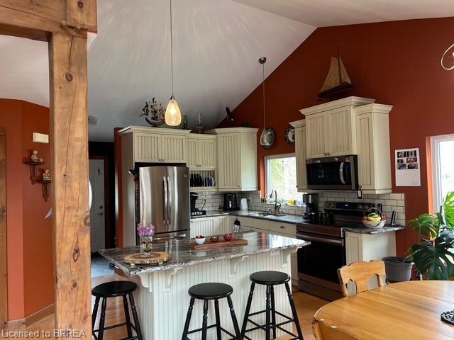 3302 Colin Street, Port Bruce, ON - Indoor