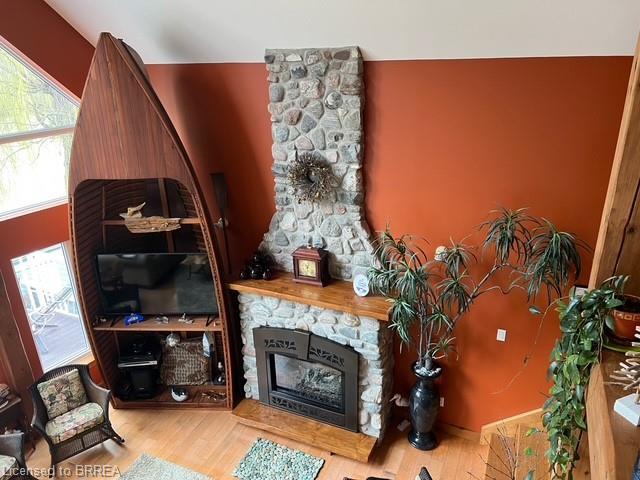 3302 Colin Street, Port Bruce, ON - Indoor Photo Showing Living Room With Fireplace