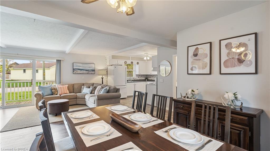 303 Cedar Drive, Turkey Point, ON - Indoor Photo Showing Dining Room