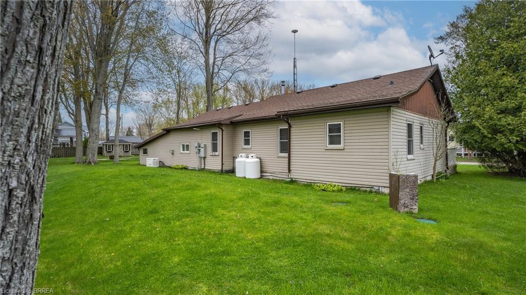 303 Cedar Drive, Turkey Point, ON - Outdoor With Exterior