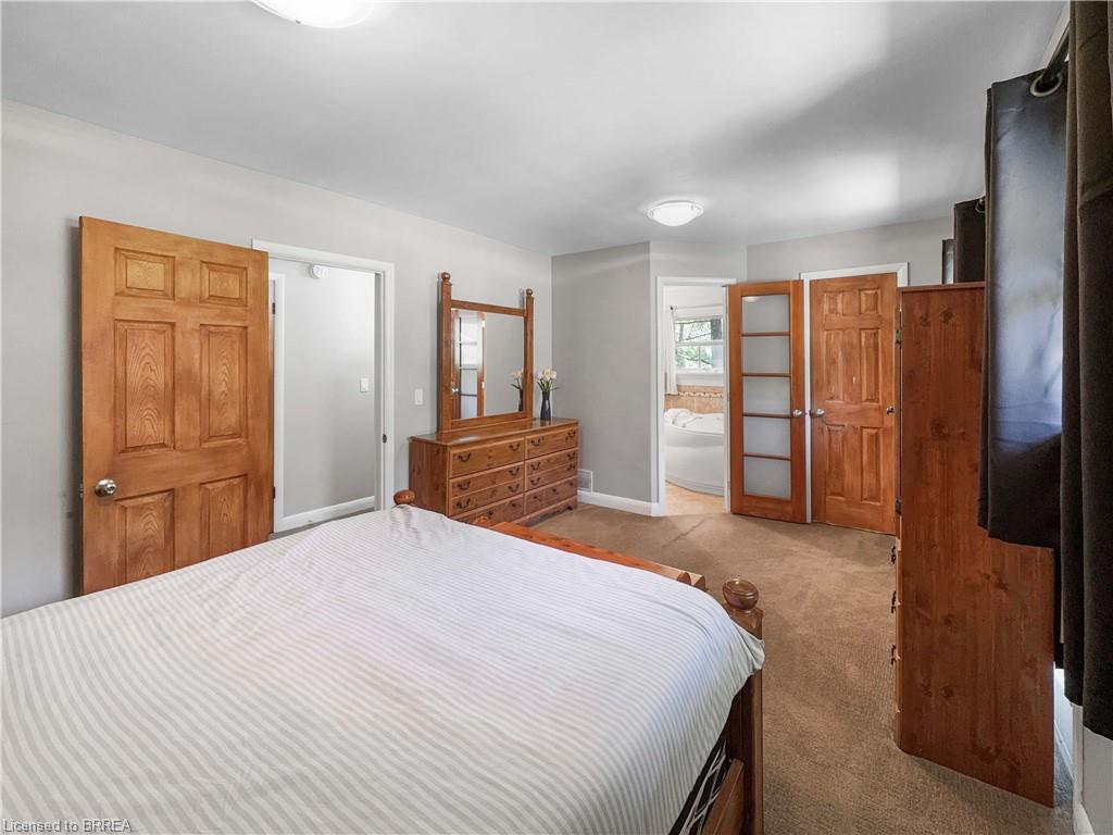43 Pleasant Ridge Road, Brantford, ON - Indoor Photo Showing Bedroom