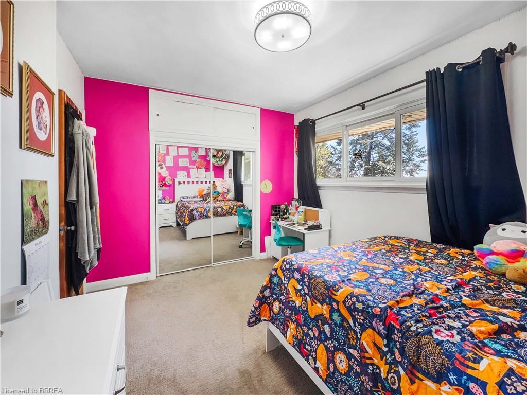 43 Pleasant Ridge Road, Brantford, ON - Indoor Photo Showing Bedroom