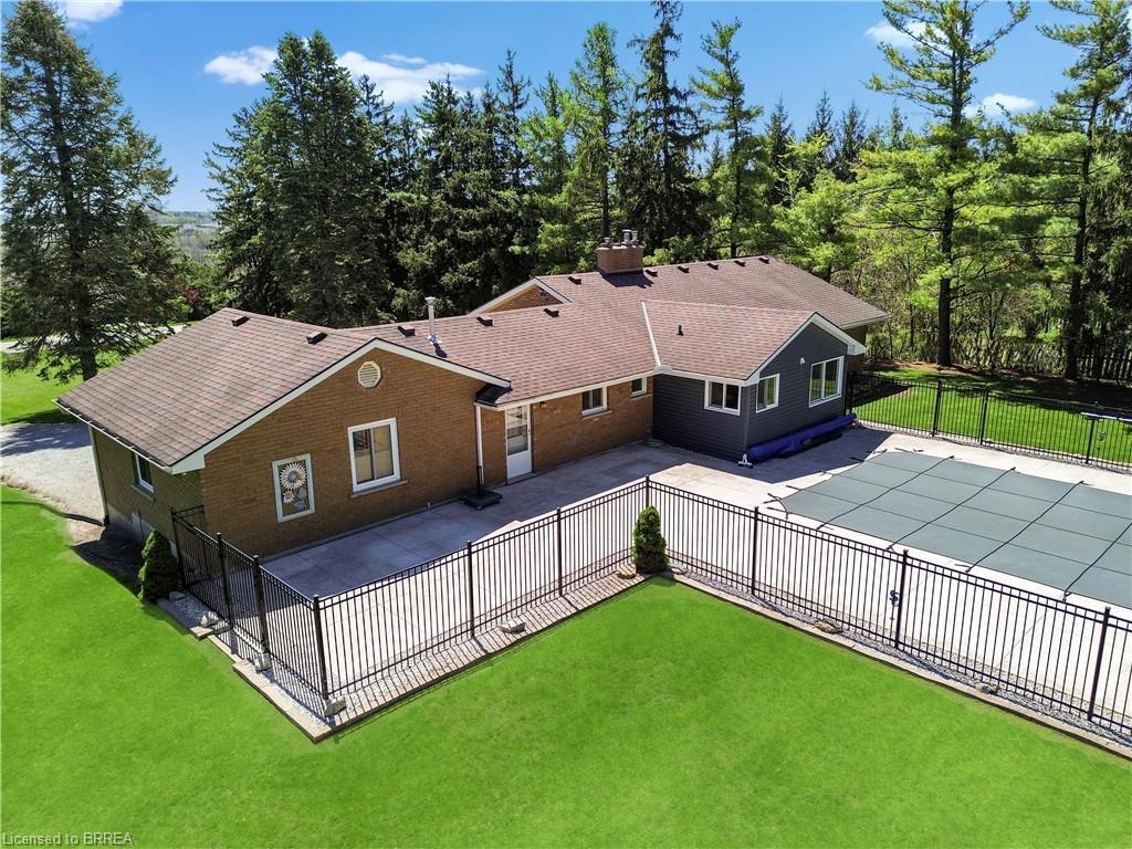 43 Pleasant Ridge Road, Brantford, ON - Outdoor