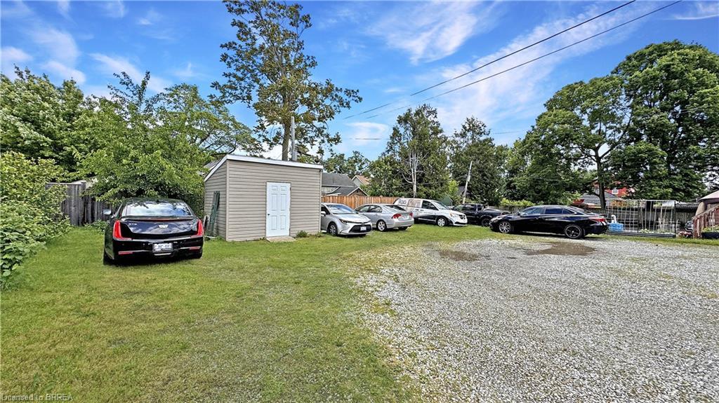 273-275 Brant Avenue, Brantford, ON - Outdoor