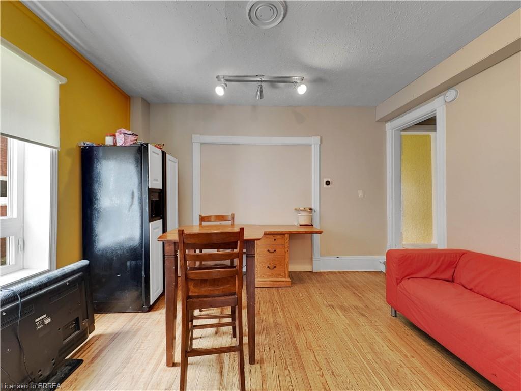 273-275 Brant Avenue, Brantford, ON - Indoor