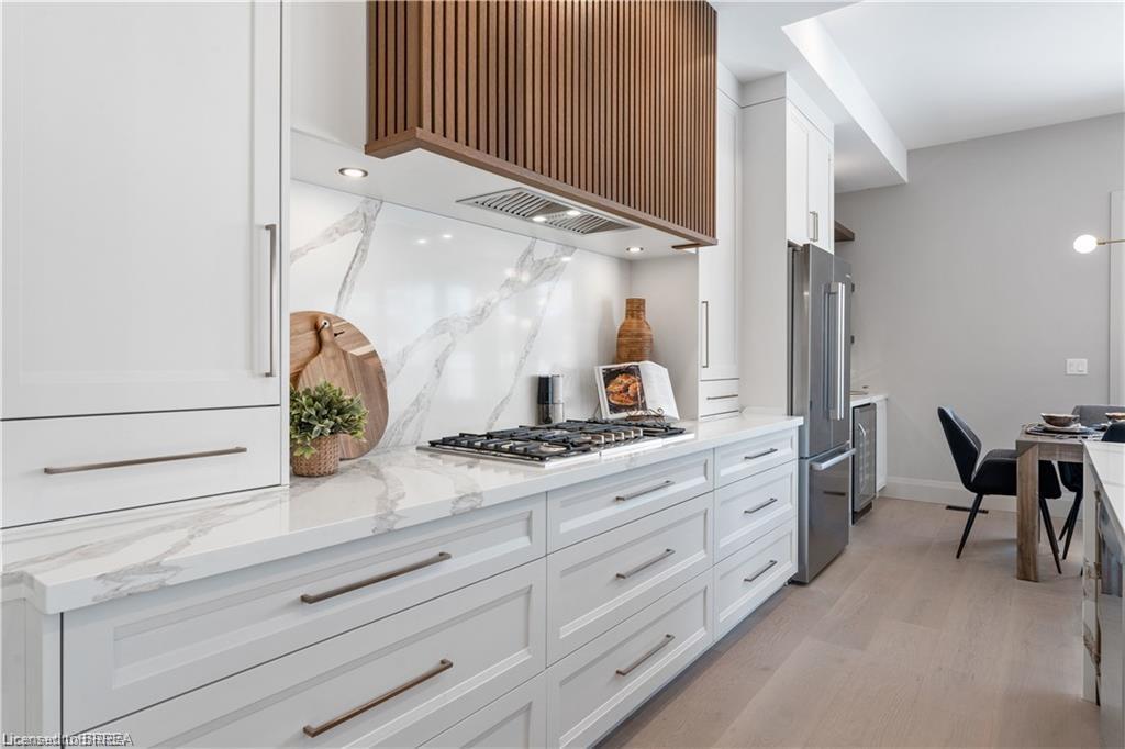 159 Parkside Drive, Brantford, ON - Indoor Photo Showing Kitchen