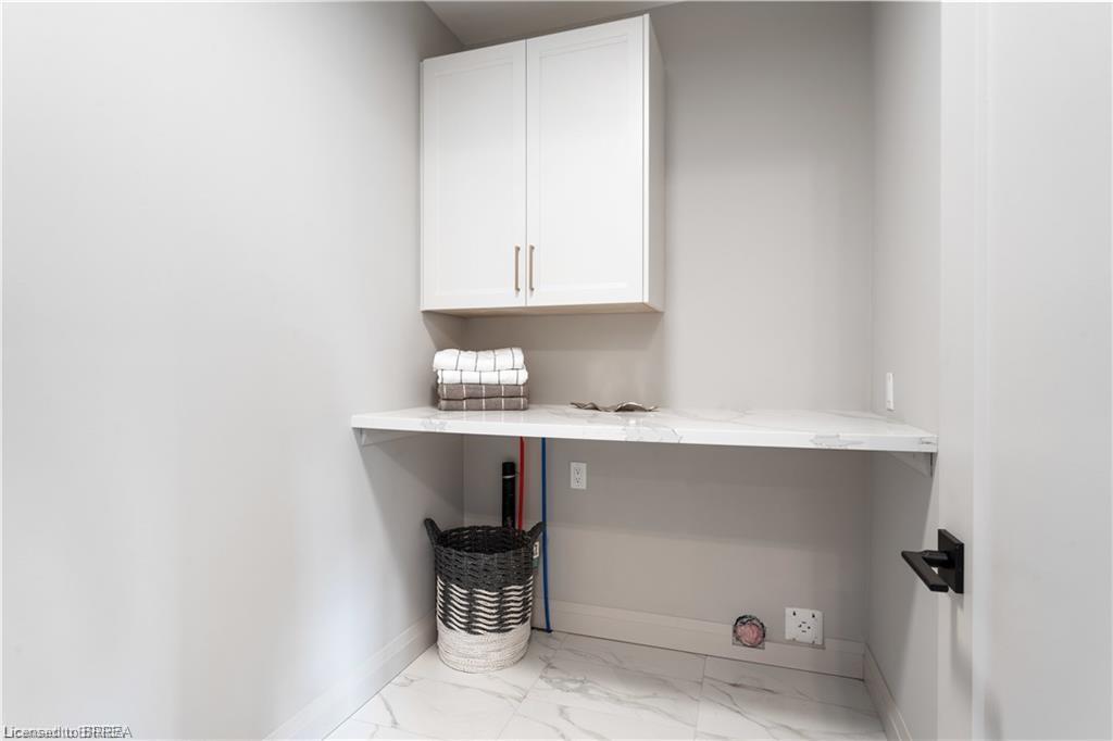 159 Parkside Drive, Brantford, ON - Indoor