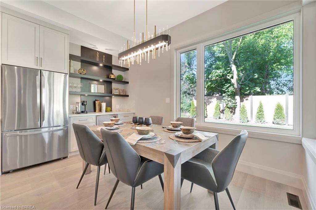 161 Parkside Drive, Brantford, ON - Indoor Photo Showing Dining Room