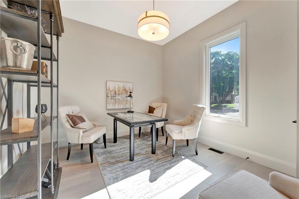 161 Parkside Drive, Brantford, ON - Indoor