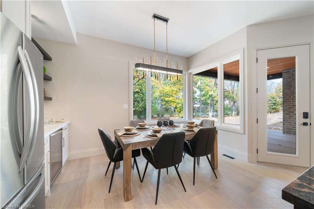 163 Parkside Drive, Brantford, ON - Indoor Photo Showing Dining Room