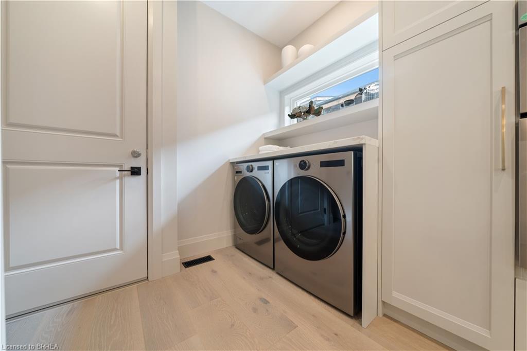 163 Parkside Drive, Brantford, ON - Indoor Photo Showing Laundry Room