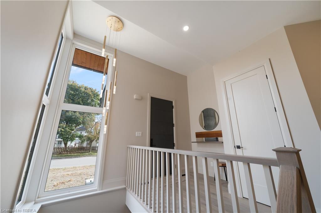 163 Parkside Drive, Brantford, ON - Indoor Photo Showing Other Room