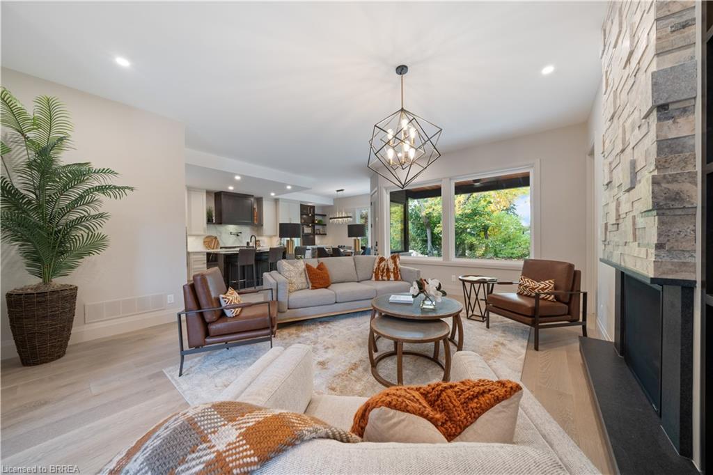 163 Parkside Drive, Brantford, ON - Indoor Photo Showing Living Room With Fireplace
