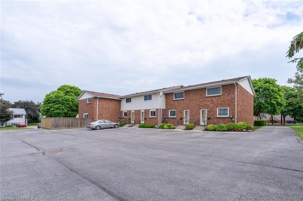 16-32 Montclair Crescent, Simcoe, ON - Outdoor