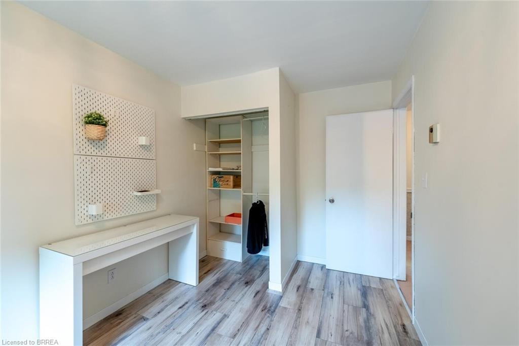 16-32 Montclair Crescent, Simcoe, ON - Indoor Photo Showing Other Room