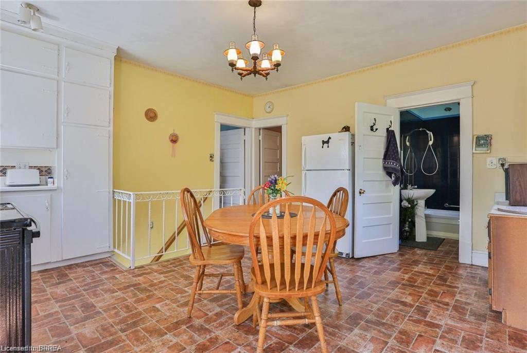 5 Cloverdale Avenue, Brantford, ON - Indoor Photo Showing Dining Room