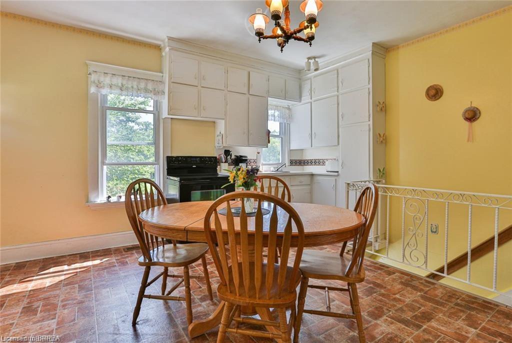 5 Cloverdale Avenue, Brantford, ON - Indoor Photo Showing Dining Room