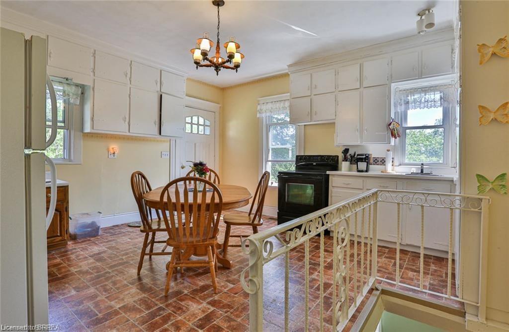 5 Cloverdale Avenue, Brantford, ON - Indoor