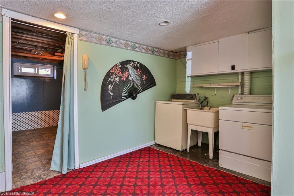5 Cloverdale Avenue, Brantford, ON - Indoor Photo Showing Laundry Room