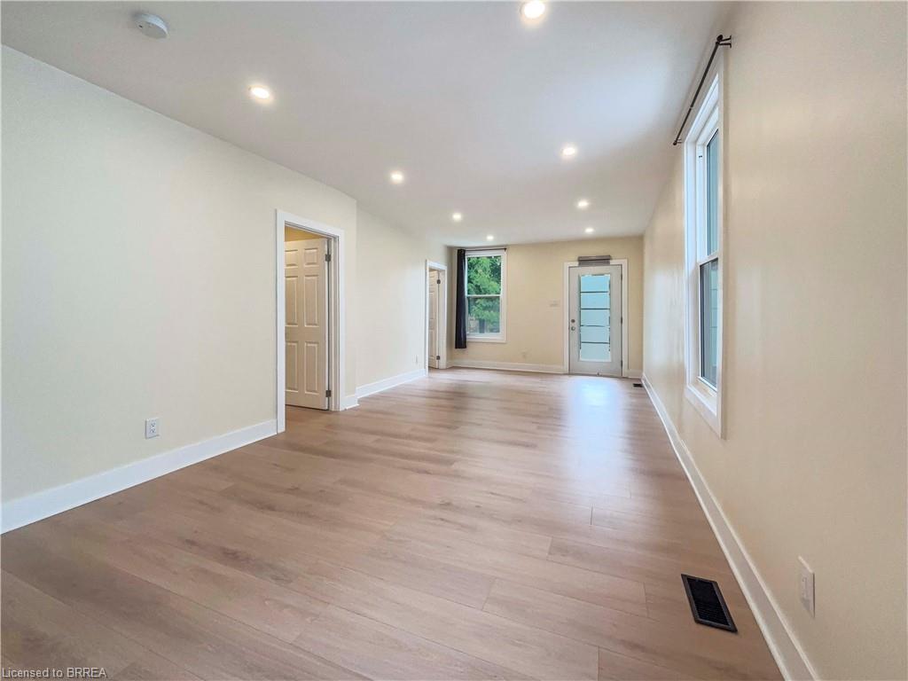 164 Nelson Street, Brantford, ON - Indoor Photo Showing Other Room