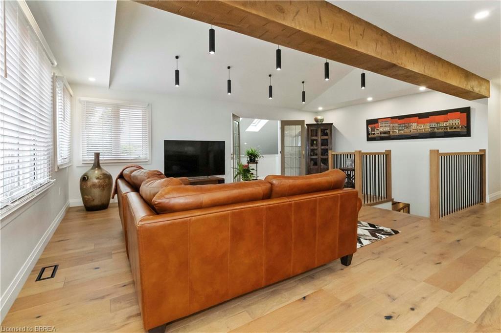 221 Old Onondaga Road E, Brantford, ON - Indoor