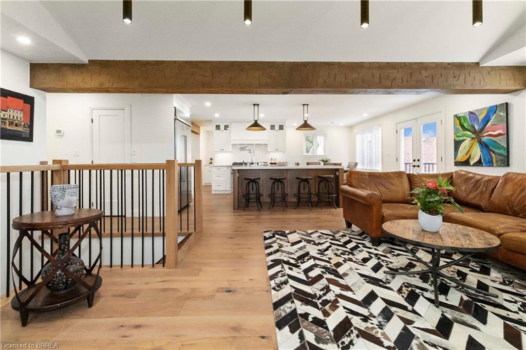 221 Old Onondaga Road E, Brantford, ON - Indoor