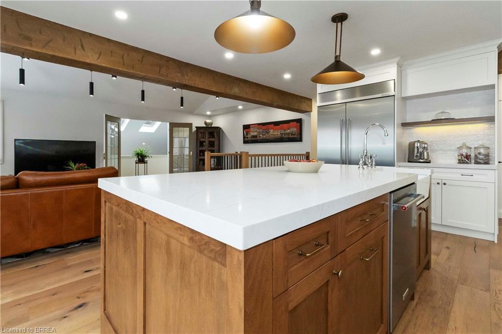 221 Old Onondaga Road E, Brantford, ON - Indoor Photo Showing Kitchen