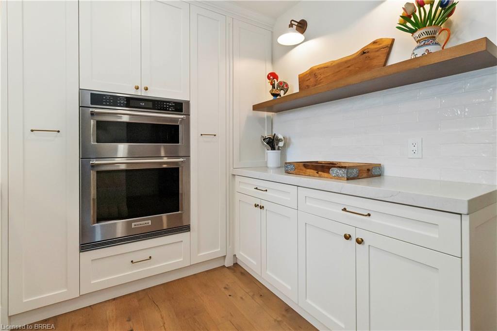 221 Old Onondaga Road E, Brantford, ON - Indoor Photo Showing Kitchen
