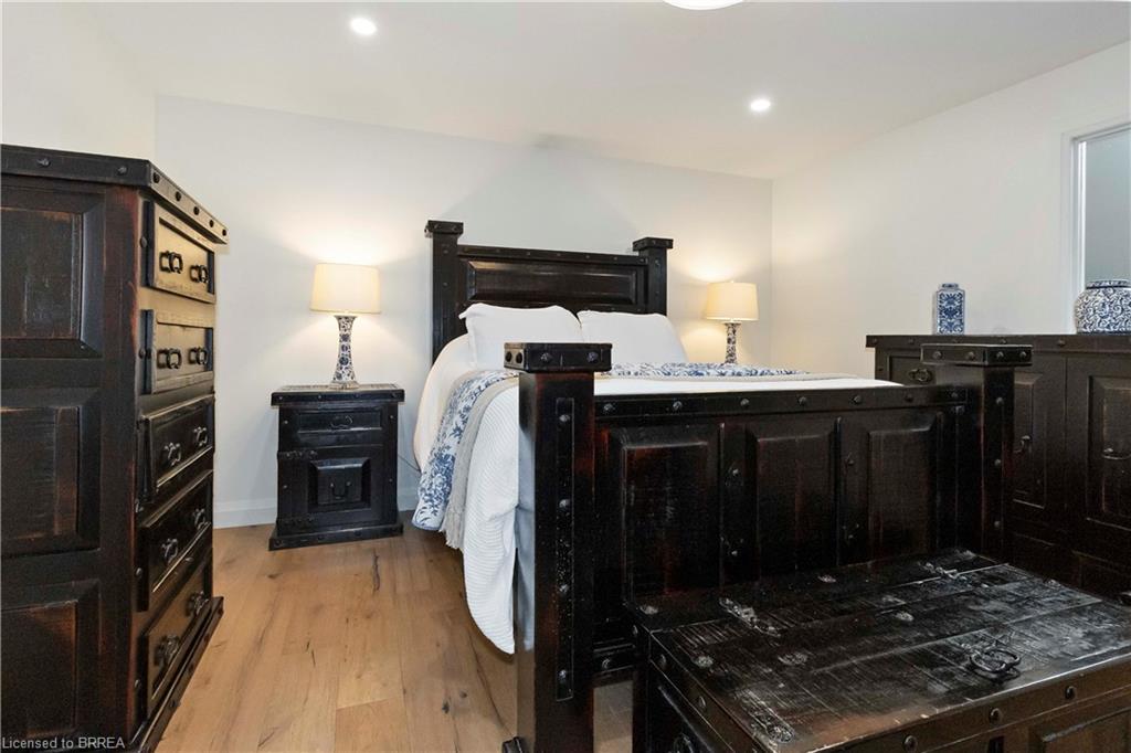 221 Old Onondaga Road E, Brantford, ON - Indoor Photo Showing Bedroom