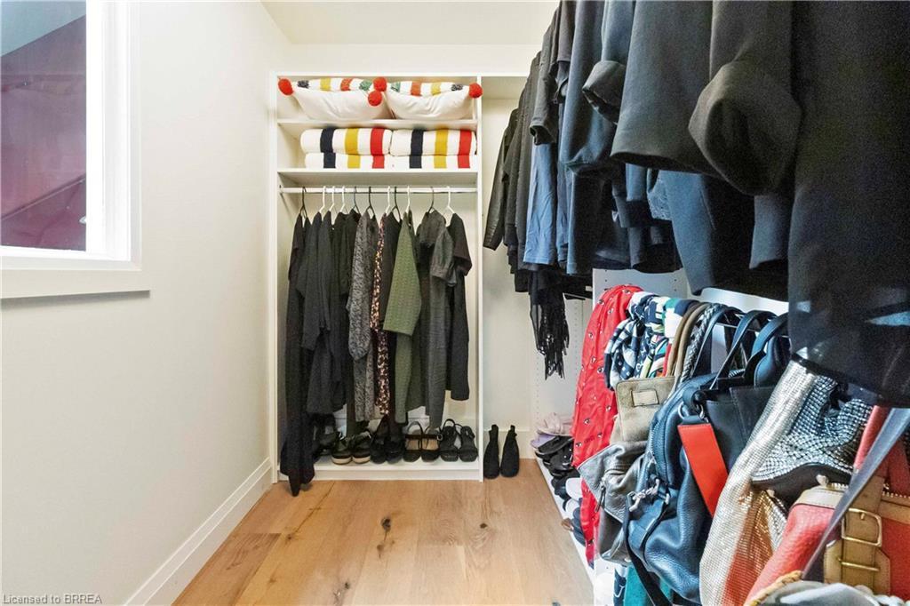 221 Old Onondaga Road E, Brantford, ON - Indoor With Storage