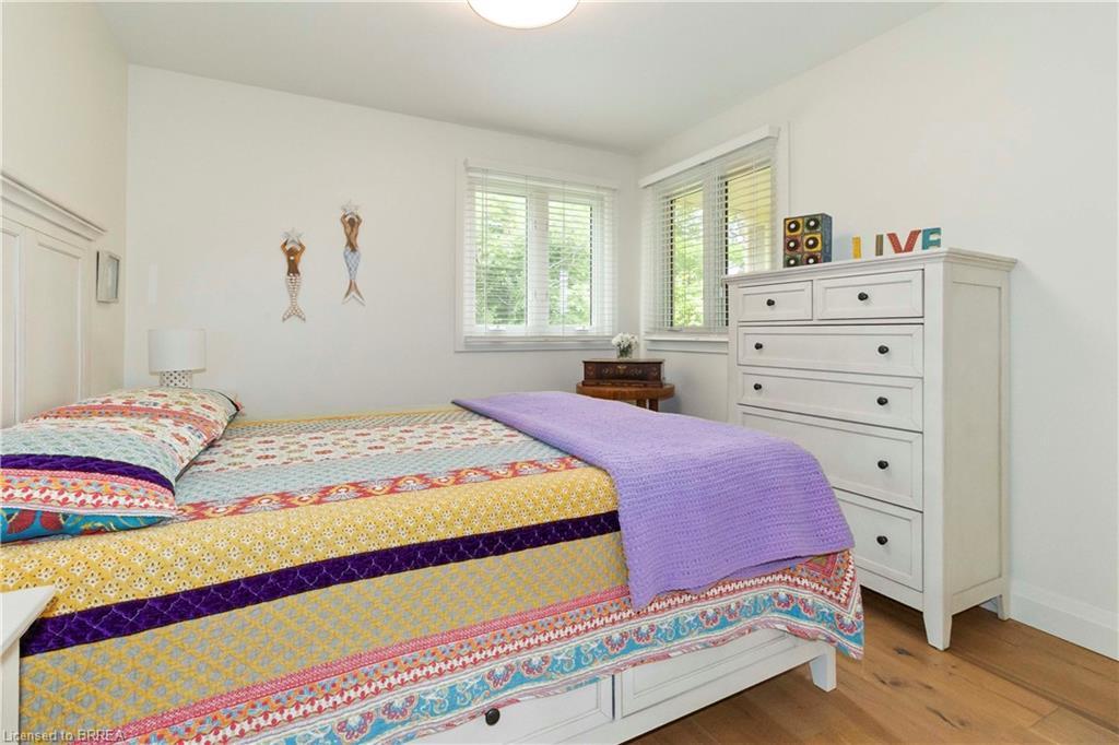 221 Old Onondaga Road E, Brantford, ON - Indoor Photo Showing Bedroom