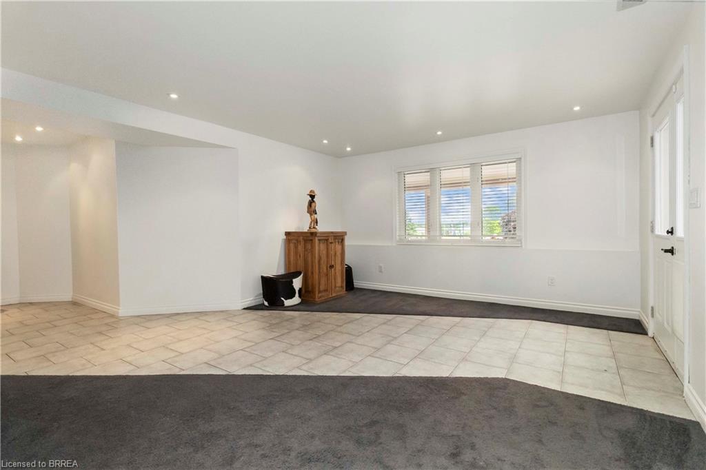 221 Old Onondaga Road E, Brantford, ON - Indoor Photo Showing Other Room