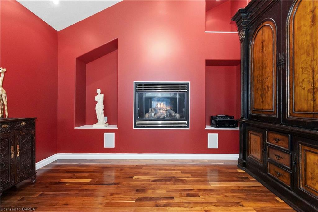 221 Old Onondaga Road E, Brantford, ON - Indoor Photo Showing Other Room With Fireplace