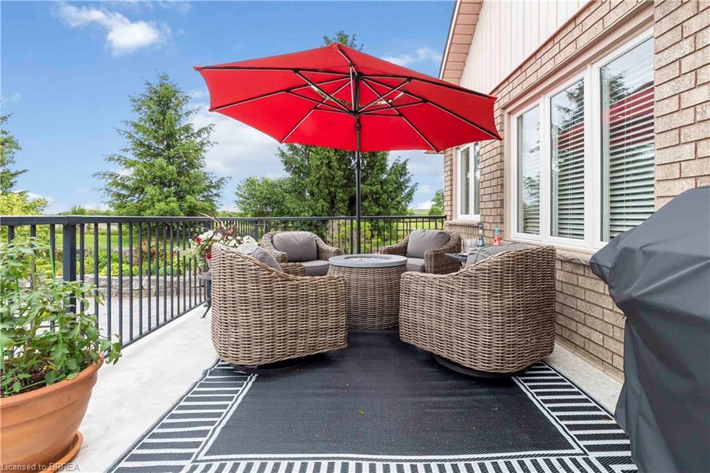 221 Old Onondaga Road E, Brantford, ON - Outdoor With Exterior