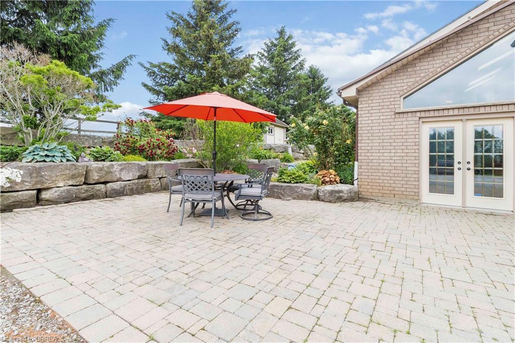 221 Old Onondaga Road E, Brantford, ON - Outdoor