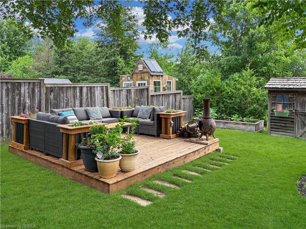 18 Bricker Court, Brantford, ON - Outdoor With Deck Patio Veranda